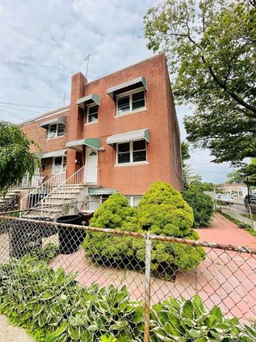 2789 Hone Ave, Bronx, NY 10469-4103
