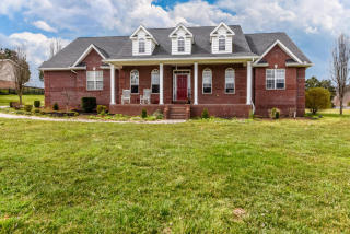 1537 Mint Meadows Dr, Maryville, TN 37803-2543