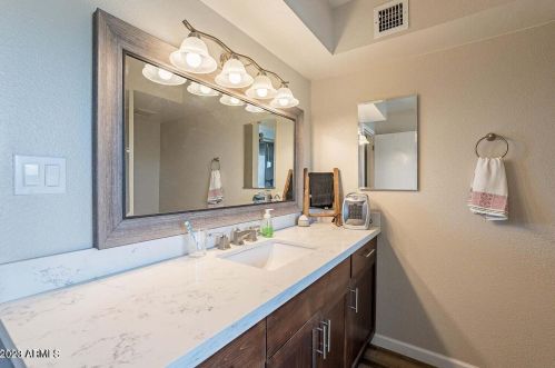 13229 8th Ave, Phoenix AZ  85029-1808 exterior