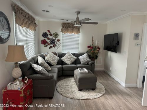 816 Conte Ave, Bricktown NJ  08724-2121 exterior