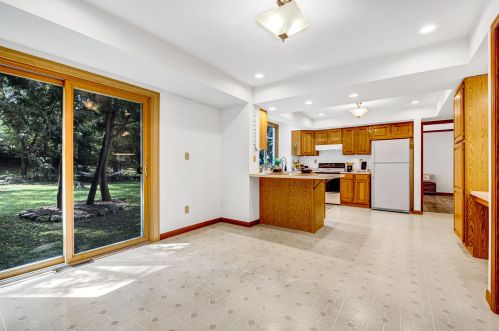 9019 Poplar Dr, Thiensville WI  53097-3155 exterior