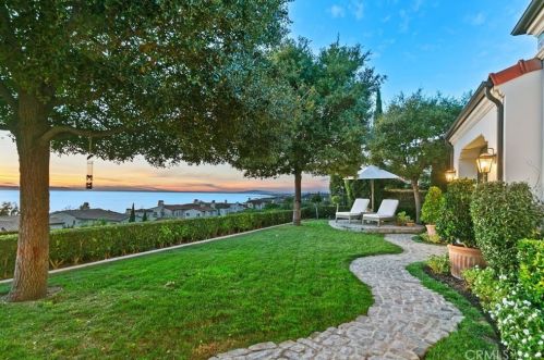 8 Rockshore Blf, Newport Beach CA  92657-2131 exterior