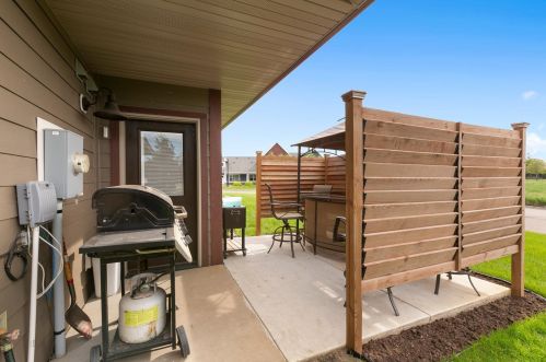 140 Colman Ct, Saint Joseph MN  56374 exterior