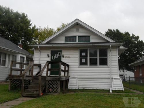 2032 Gnahn St, Burlington, IA 52601-4407