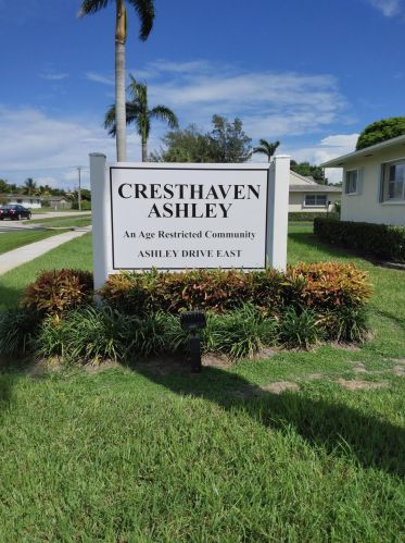 4796 Cresthaven Blvd, West Palm Beach, FL 33415-8209