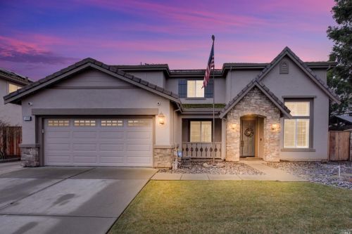 585 Topeka Ln, Vacaville CA 95687-4353 exterior