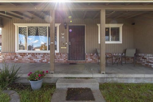 327 Powers Ave, Manteca, CA 95336-4012