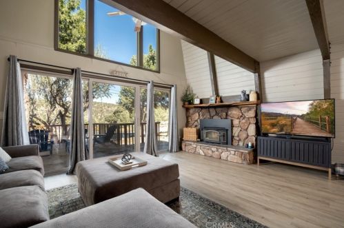 47125 Skyview Dr, Big Bear City CA  92314-9035 exterior