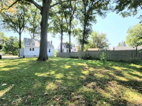 82 Ridgewood Ave, Middletown NY  10940-3415 exterior