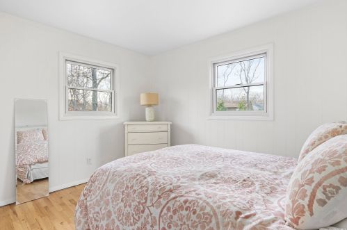 78 Sycamore Dr, East Hampton, NY 11937-1482