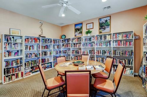6805 Satinleaf Rd, Naples FL  34109-7188 exterior