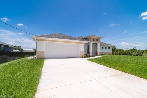 4008 9th St, Lehigh Acres, FL 33976-2701