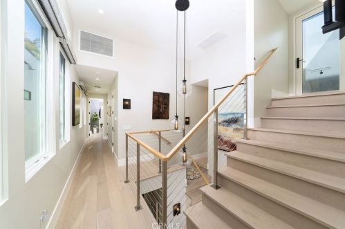 231 Seal Beach Blvd, Seal Beach CA  90740-2633 exterior