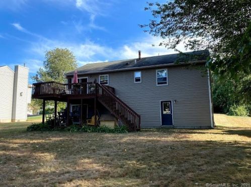 8 Dixie Ave, Waterbury, CT 06706-1601
