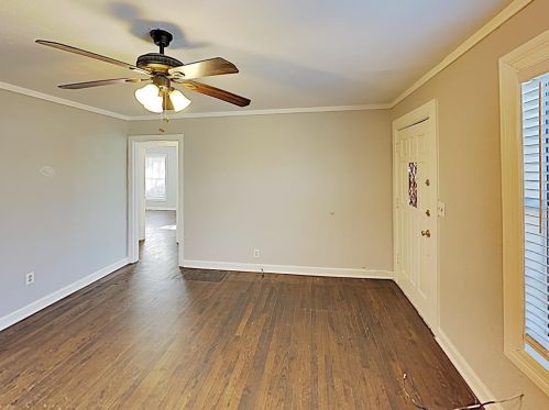 3229 Stanley Ave, Fort Worth, TX 76110-3743