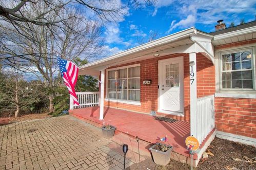 197 Bamford Ave, Waterbury, CT 06708-1230