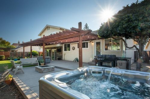 649 Tiburon Ln, Vacaville, CA 95687-5454
