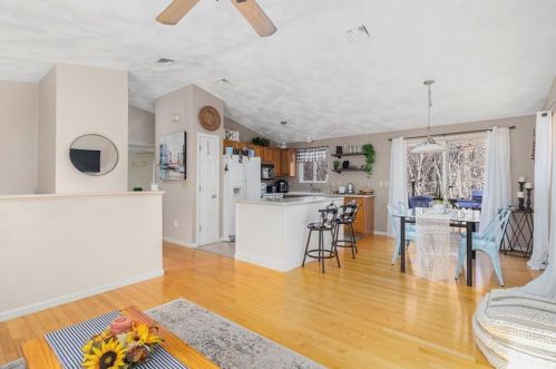 73 Tanner Ave, Warwick RI  02886-4510 exterior