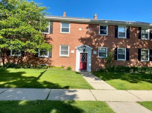 3446 Dousman St, Milwaukee, WI 53212-1752