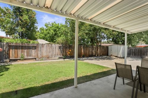 1429 Montclair Dr, Modesto CA  95350-0647 exterior