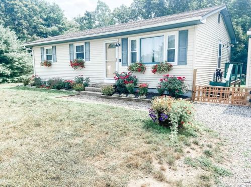 10 Lisa Ave, Norwich, CT 06351-1535