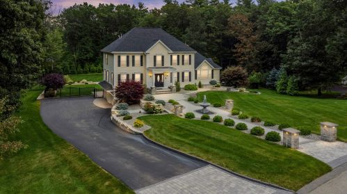34 Briarwood Dr, Salem, NH 03079-1696