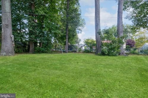 28 Essex Ln, Willingboro NJ  08046-2243 exterior