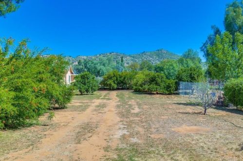 9998 Dunbar Ln, El Cajon CA 92021-2631 exterior