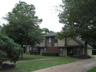 400 Aurora Ct, College Station TX  77840-3124 exterior