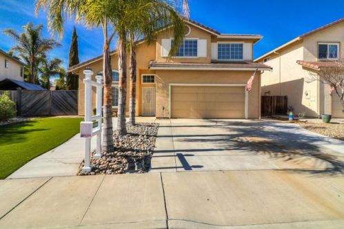 1540 Mimosa St, Hollister, CA 95023-8053