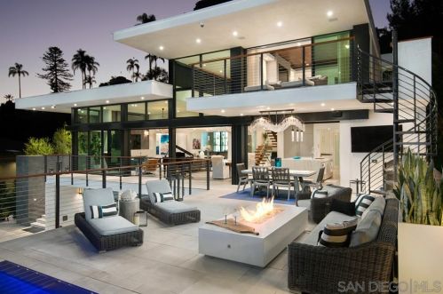 580 San Gorgonio St, San Diego, CA 92106-3321
