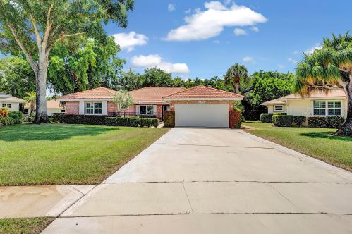 10773 Greentrail Dr, Boynton Beach, FL 33436-4921