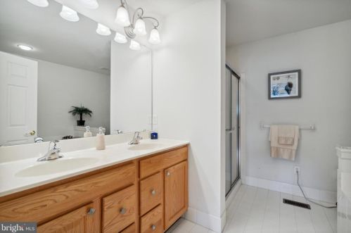 16 Portsmouth Cir, Glen Mills PA  19342-2625 exterior