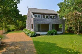 41 Crocker Dr, Marthas Vineyard, MA 02539-8522