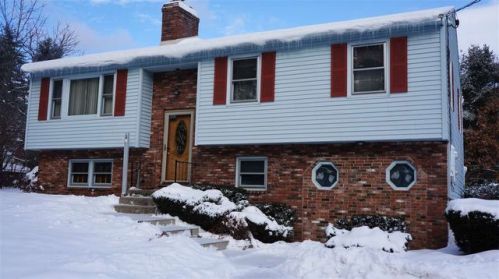 207 Elm St, Goffstown NH  03045-2226 exterior