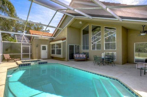 18912 Place Marquette, Lutz FL  33558-5312 exterior