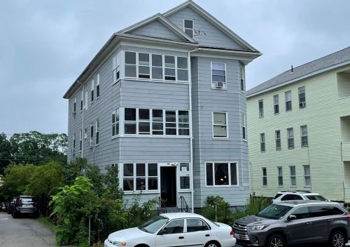 88 Lovell St, Worcester, MA 01603-2517