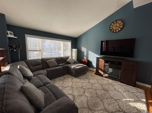18 Lk Ave, Hillburn NY  10931-9002 exterior