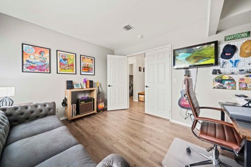 22114 Pamplico Dr, Santa Clarita CA  91350-2186 exterior
