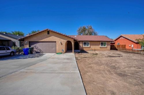 14032 Apple Creek Dr, Victorville, CA 92395-4704