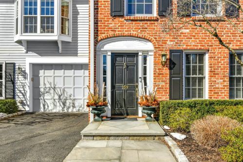 159 East Ave, New Canaan CT  06840-5613 exterior