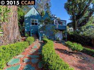 1727 Woodhaven Way, Oakland, CA 94611-1234