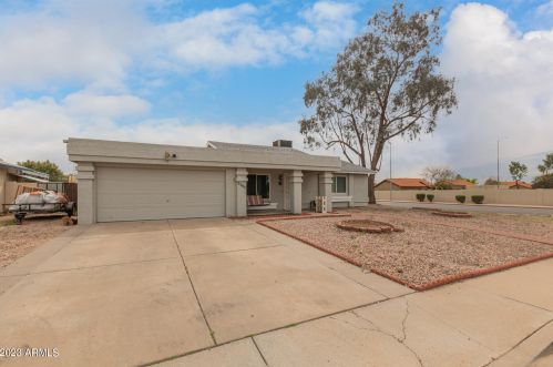 2307 Fairview Cir, Mesa, AZ 85204-5327