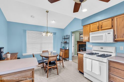18 Portebello Rd, Jackson Twp NJ  08527-3934 exterior