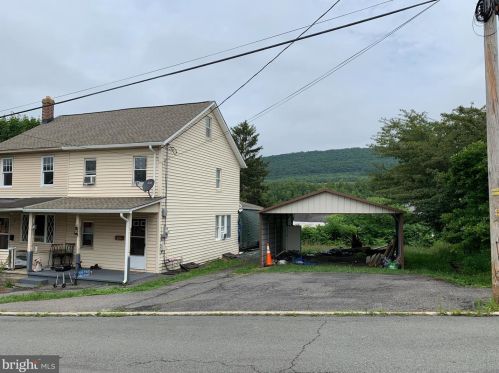 29 Ridge St, Coaldale, PA 18218-1218