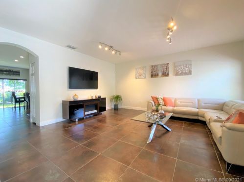 14029 49th St, Hollywood, FL 33027-5996