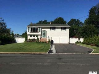 1458 Saint Louis Ave, Bayshore, NY 11706-4651