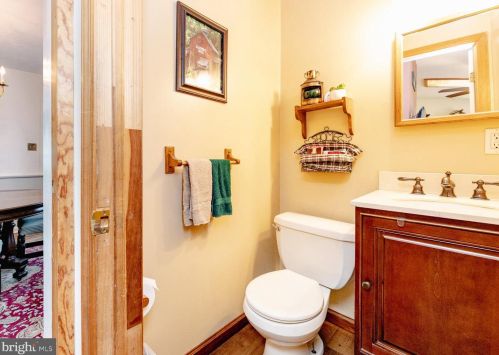 20 Valley Dr, Southampton PA  18966-1347 exterior