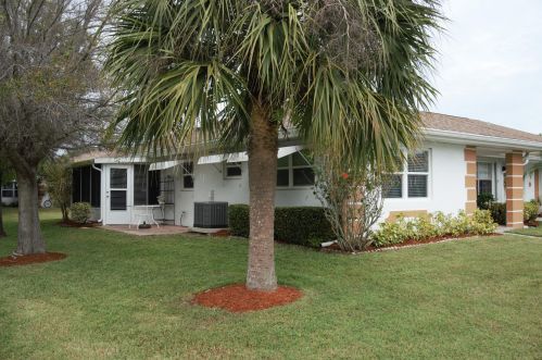 1202 Lakes End Dr, Fort Pierce, FL 34982-6885