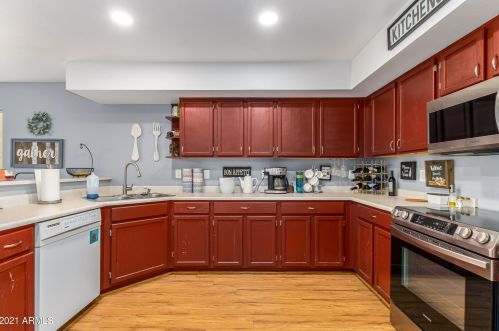 501 Sunrise Dr, Gilbert AZ  85233-6732 exterior